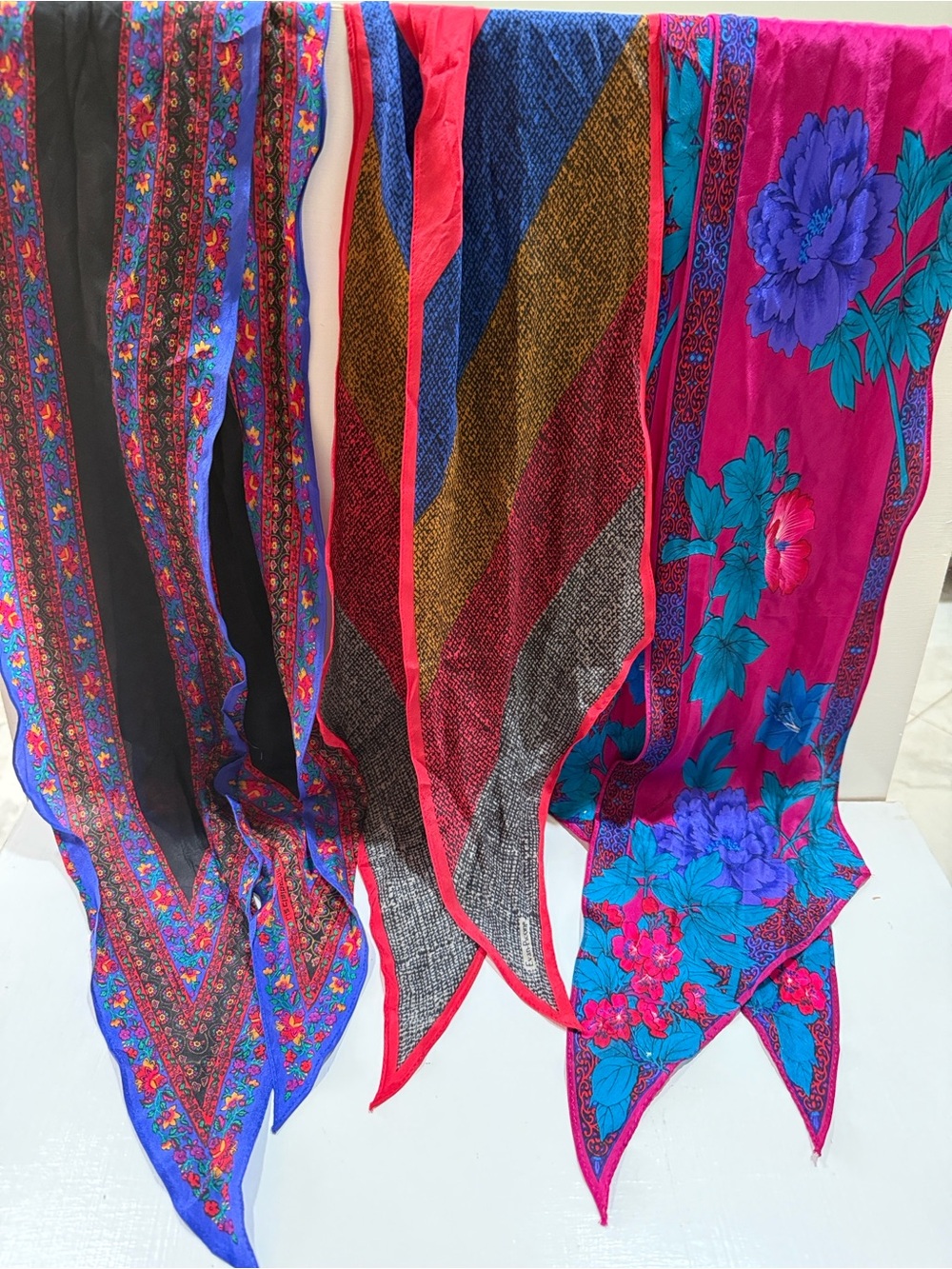Evan Picone Liz Claiborne & other Mulicolor Silk Scarves 🧣 Blue, Pink, Red Black